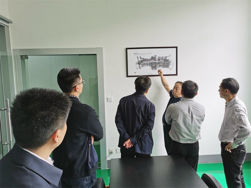 3月25日柯橋區(qū)政府領(lǐng)導視察我公司-3.jpg